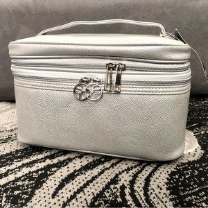 Sonia Kashuk Double Zip Train Case - Silver glam color